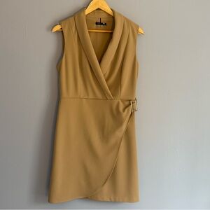 Tommy Hilfiger Tan Wrap Dress Side Gold Buckel Lapel Collar Size 10 Work Neutral